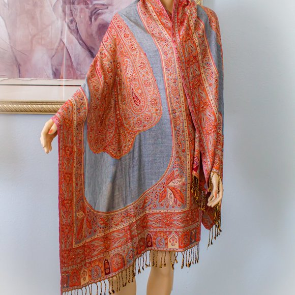 ELEGANT SILK JACQUARD STOLE - Picture 8 of 9